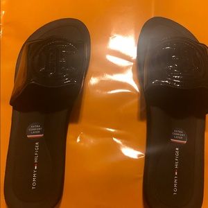 Women’s Black Tommy Hilfiger Slippers. Never worn!